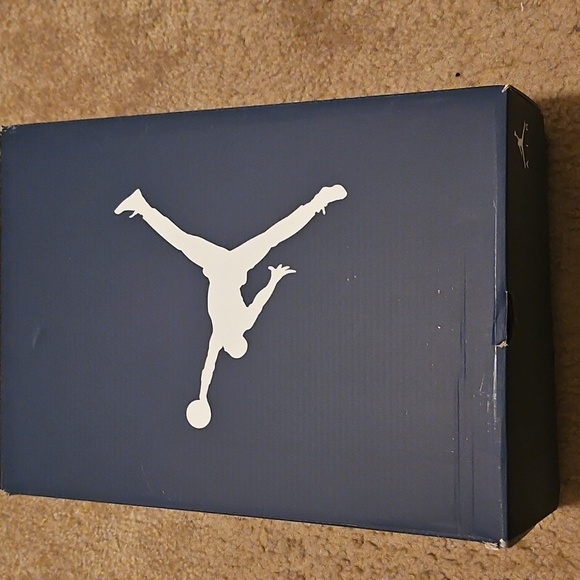 Jordan Sneakers White and Navy - Picture 2 of 4